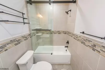 31 Oak Grove Rd #2, Caldwell, NJ 07006 - Photo 9