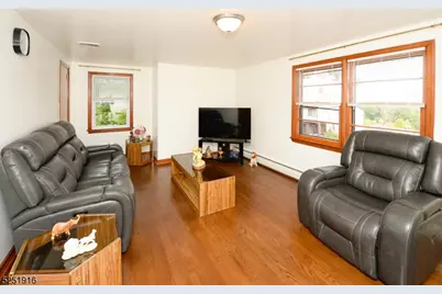 4 Mary St, Hawthorne, NJ 07506 - Photo 3