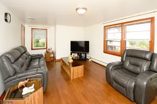 4 Mary St, Hawthorne, NJ 07506 - Photo 3