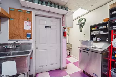 343 Monroe St, Passaic, NJ 07055 - Photo 17