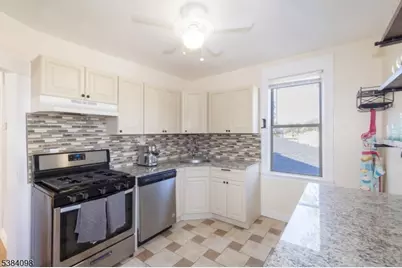 617 Washington Ave, Belleville, NJ 07109 - Photo 3