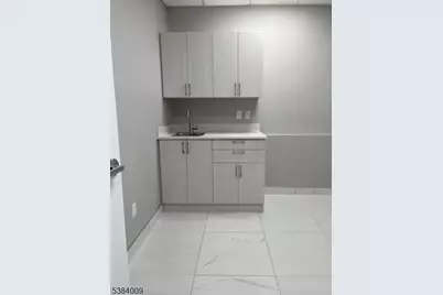 685 Bloomfield Ave, Verona, NJ 07044 - Photo 3