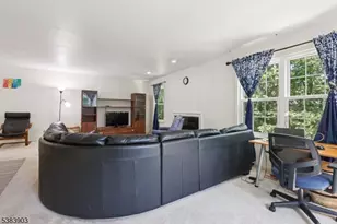 3606 Springbrook Dr, Edison Twp., NJ 08820 - Photo 7