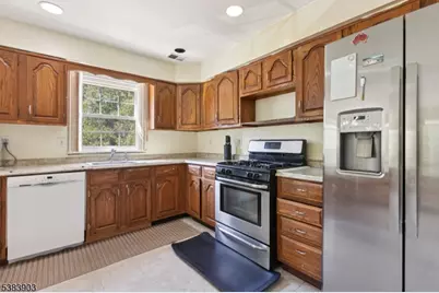 3606 Spring Brook Dr, Edison Twp., NJ 08820 - Photo 15