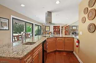 36 Independence Ct, Clifton, NJ 07013 - Photo 9