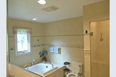 36 Independence Ct, Clifton, NJ 07013 - Photo 15