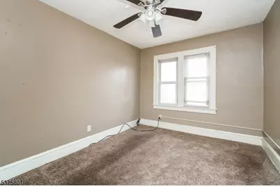 424 E 4th Ave, Roselle, NJ 07203 - Photo 11