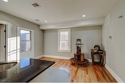 92 Steuben St, East Orange, NJ 07018 - Photo 9