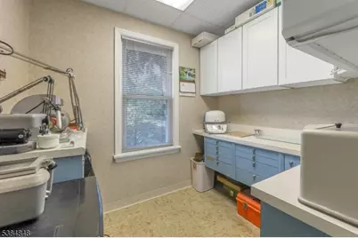 782 Valley Rd, Wayne, NJ 07470 - Photo 15