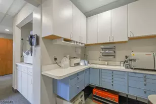 782 Valley Rd, Wayne, NJ 07470 - Photo 17