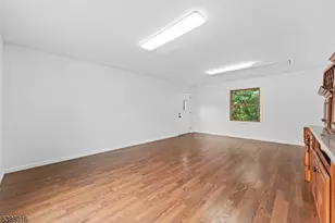 18 Farmingdale Ave, Bloomfield, NJ 07003 - Photo 7