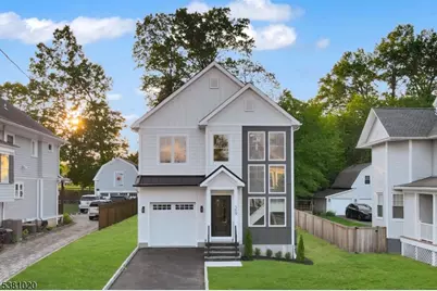 29 N Hillside Ave, Chatham, NJ 07928 - Photo 1