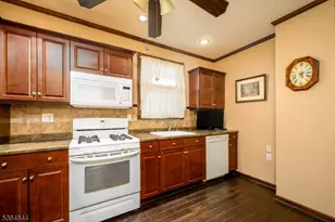 960 Moessner Ave, Union Township, NJ 07083 - Photo 9