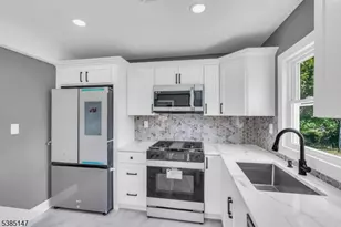 14 Melbourne Ln, Willingboro Twp., NJ 08046 - Photo 5