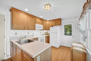 2006 Lakeside Dr, Highland Lakes, NJ 07422 - Photo 13