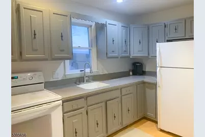 5 Geneva Trl, Hopatcong, NJ 07843 - Photo 3