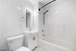 250 Woodcliff Ave, Little Falls Township, NJ 07424 - Photo 17