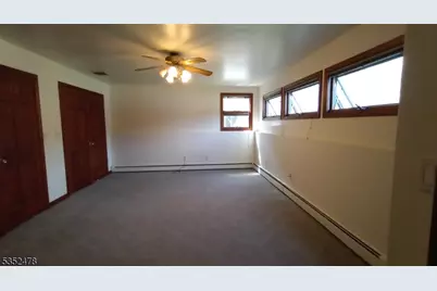 83 Lakeside Dr, Vernon, NJ 07461 - Photo 9