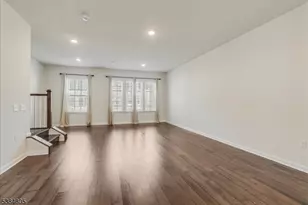 27 Gala Ct, Livingston Twp., NJ 07039 - Photo 7