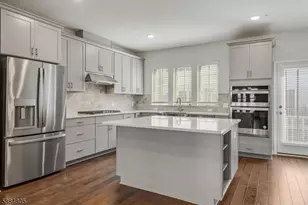 27 Gala Ct, Livingston Twp., NJ 07039 - Photo 3