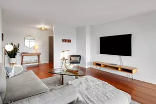 1 Claridge Dr, Verona, NJ 07044 - Photo 5