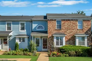 85 Crickhollow Ct, Hillsborough Township, NJ 08844 - Photo 1