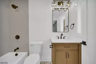 94 E Cedar St, Livingston, NJ 07039 - Photo 29