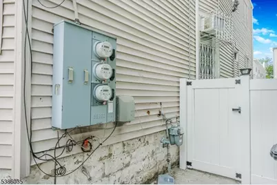 21 Gladstone Ave, Newark, NJ 07106 - Photo 33