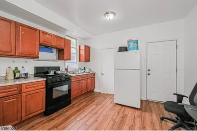 16 Alexander St, Newark, NJ 07106 - Photo 5