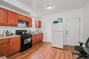 16 Alexander St, Newark, NJ 07106 - Photo 5