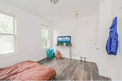 16 Alexander St, Newark, NJ 07106 - Photo 11