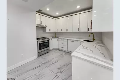 285 Lembeck Ave #R, Jersey City, NJ 07305 - Photo 5