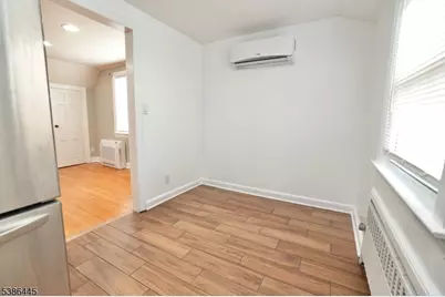 36 Derwent Ave 2nd Fl, Verona, NJ 07044 - Photo 5