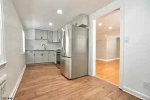 36 Derwent Ave 2nd Fl, Verona, NJ 07044 - Photo 3