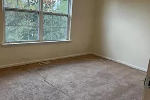 138 Limerick Ln, Lopatcong Township, NJ 08865 - Photo 9