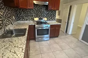 182 Seymour Ave First Fl, Newark, NJ 07108 - Photo 1