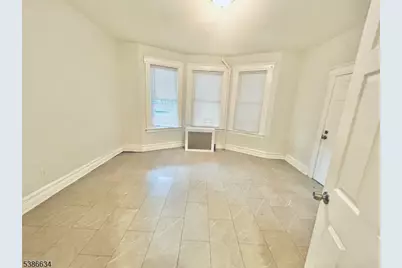 182 Seymour Ave First Fl, Newark, NJ 07108 - Photo 3