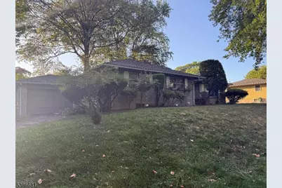 134 Lake View Blvd, Edison, NJ 08817 - Photo 1