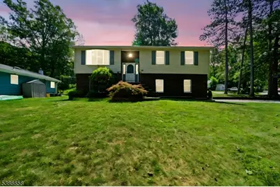 30 Lakeshore Dr, Vernon, NJ 07422 - Photo 1