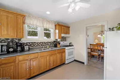 634 Willow Grove St., Hackettstown, NJ 07840 - Photo 5