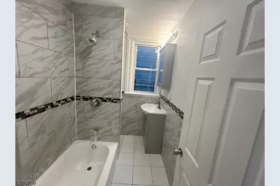 182 Seymour Ave Second Fl #2, Newark, NJ 07108 - Photo 3