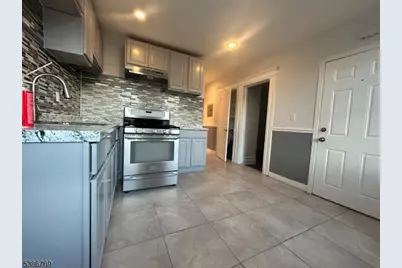 182 Seymour Ave Second Fl #2, Newark, NJ 07108 - Photo 5