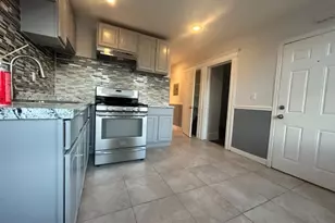 182 Seymour Ave Second Fl, Newark, NJ 07108 - Photo 5