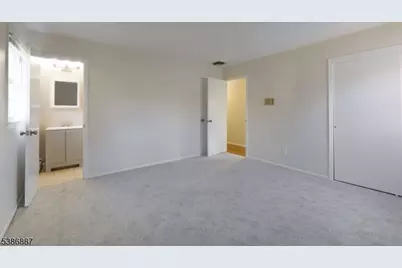 71 Roosevelt St, Roseland, NJ 07068 - Photo 17