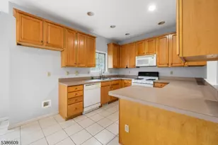 790 Green Ln, Union Township, NJ 07083 - Photo 9