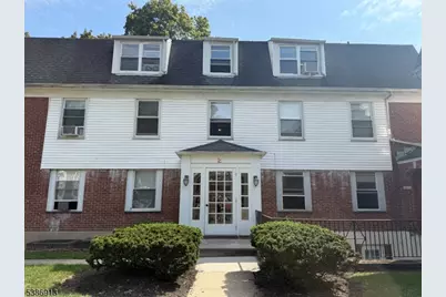 160 Gordonhurst #E2, Montclair Twp., NJ 07043 - Photo 3