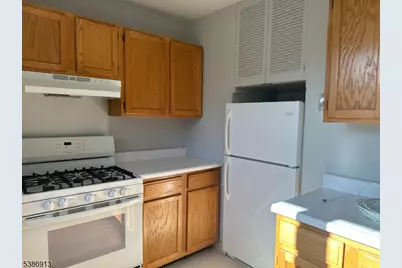 160 Gordonhurst #E2, Montclair Twp., NJ 07043 - Photo 1