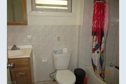 7 Kossuth St, Newark, NJ 07105 - Photo 7