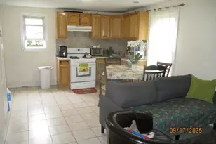 7 Kossuth St, Newark, NJ 07105 - Photo 3