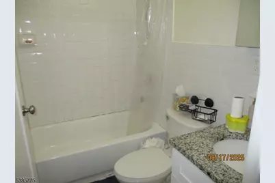 63 Warwick St, Newark, NJ 07105 - Photo 15